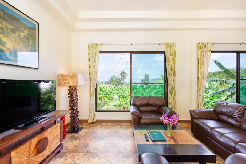 Photo Luxury holiday home in Phuket - 4 bedroom Thai style villa in Rawai 