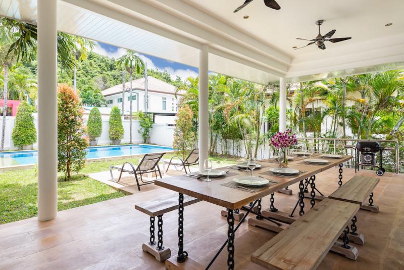 Photo Luxury holiday home in Phuket - 4 bedroom Thai style villa in Rawai 