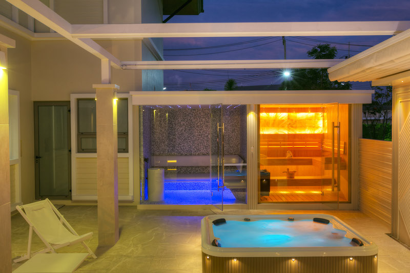 Photo Villa de luxe avec piscine au bord du lac à vendre sur un terrain de 1 475 m² à Bang Tao Beach