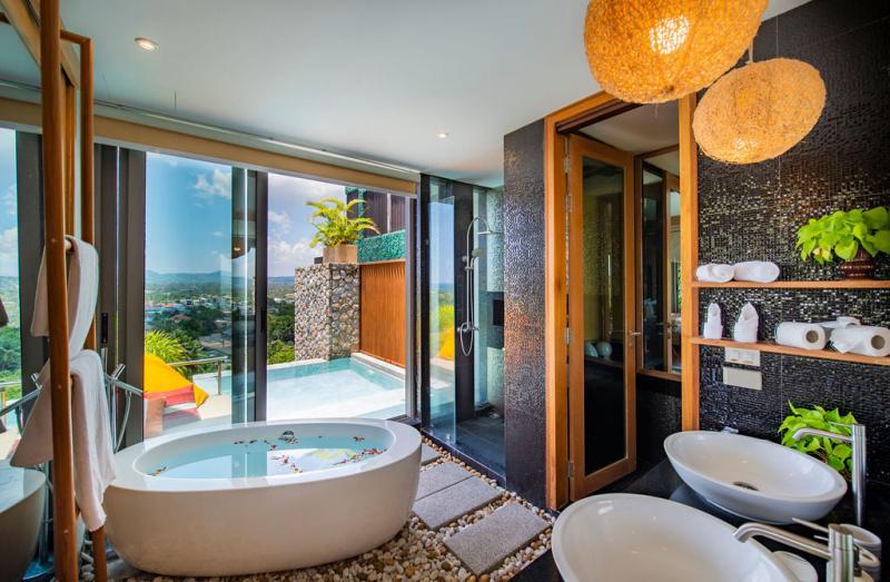 Photo Villa de luxe avec piscine et vue sur l'océan à louer à Bang Tao, Phuket