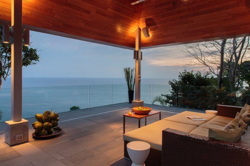 Photo Luxury oceanfront villa for sale on the west coast of Phuket