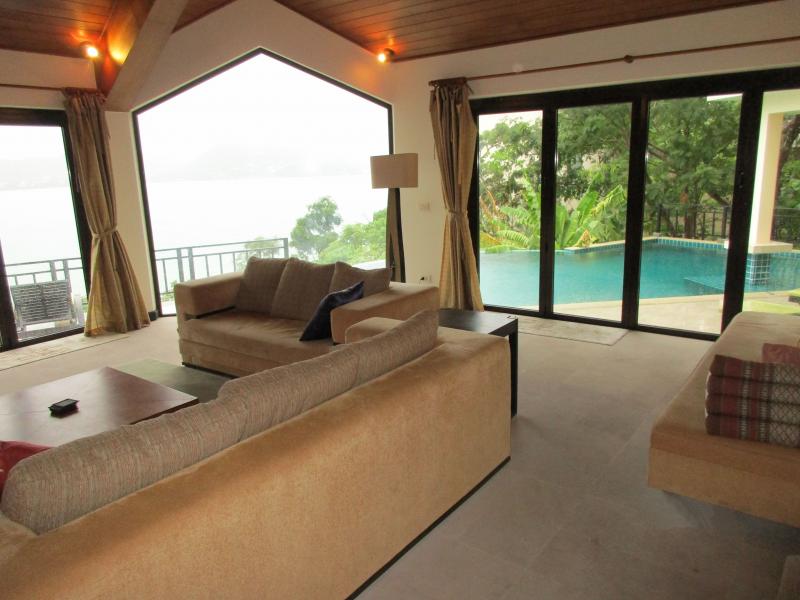 Photo Villa de luxe avec vue mer à vendre à Kalim