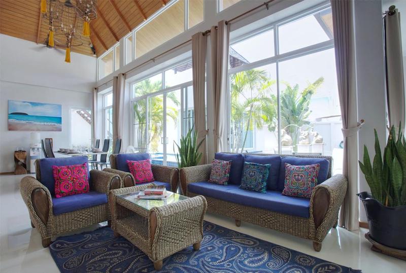 照片 巴厘岛风格的豪华泳池别墅，设有 3 间卧室，位于普吉岛拉威的赛园