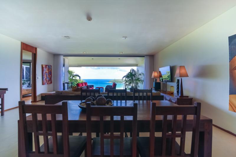 Photo Appartement luxueux avec 2 chambres et vue sur la mer à vendre à Kata, Phuket