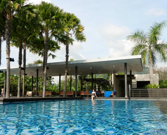 Photo Penthouse exclusif avec 3 chambres et piscine privative à vendre à Kata, Phuket