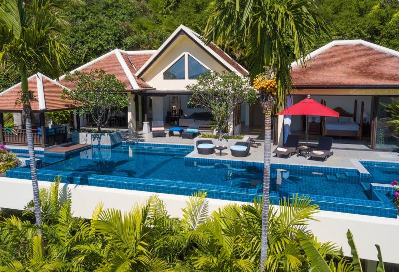 Photo Villa de luxe avec 4 chambres et vue sur la mer à vendre à Kalim (proche de Patong)
