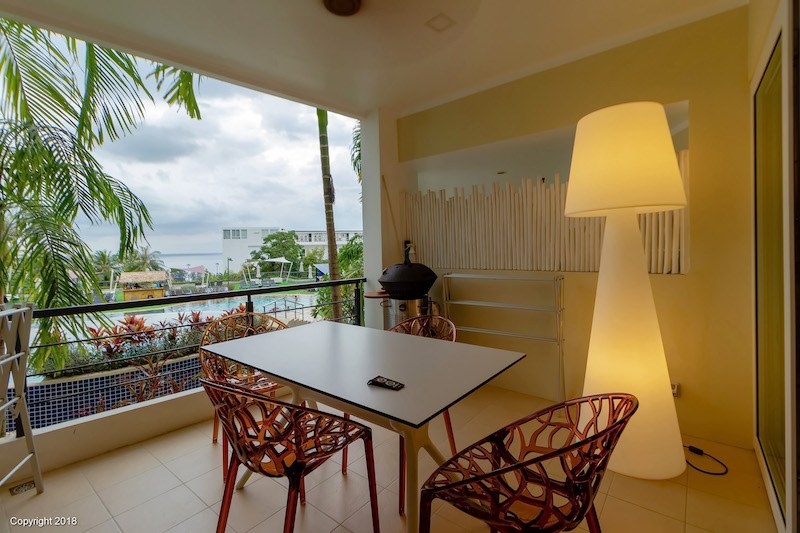 Photo Condo haut de gamme moderne de 2 chambres avec vue sur l'océan à vendre à Karon beach