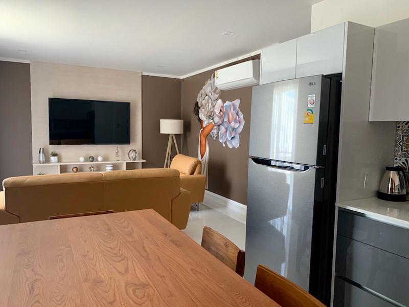 Photo Appartement moderne de 2 chambres entièrement meublé à vendre à quelques minutes de la plage de Karon