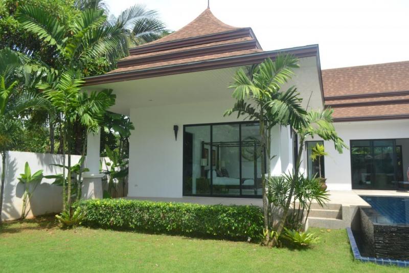 Photo Modern 3 bedroom pool villa for rent or sale in Paklok, Phuket