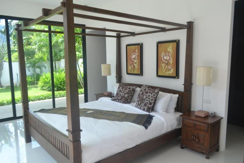 Photo Villa de luxe avec 3 chambres et piscine à Paklok, Phuket, Thaïlande