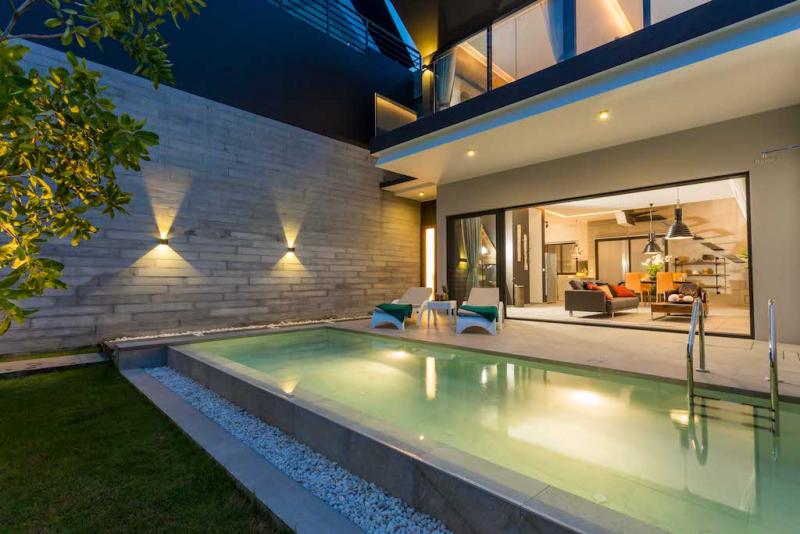 照片 普吉岛查龙出售带游泳池的现代 3 卧室别墅