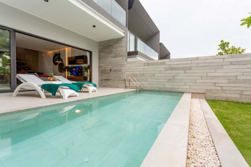Photo Villa moderne de 3 chambres avec piscine à vendre à Chalong