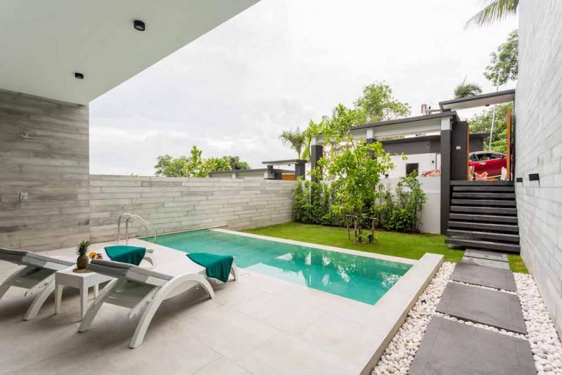 Photo Modern 3 bedroom villa with pool for sale in Chalong, Phuket