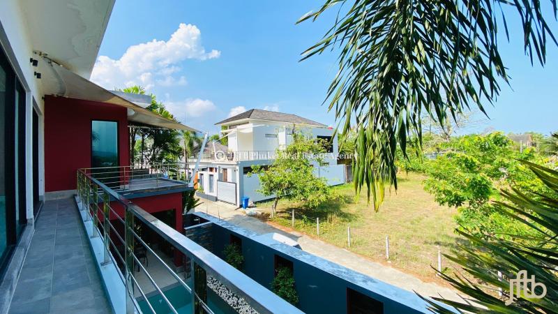 照片 现代 3 卧室泳池别墅在 Cherngtalay 的 Pasak 出售。