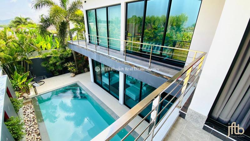 照片 现代 3 卧室泳池别墅在 Cherngtalay 的 Pasak 出售。