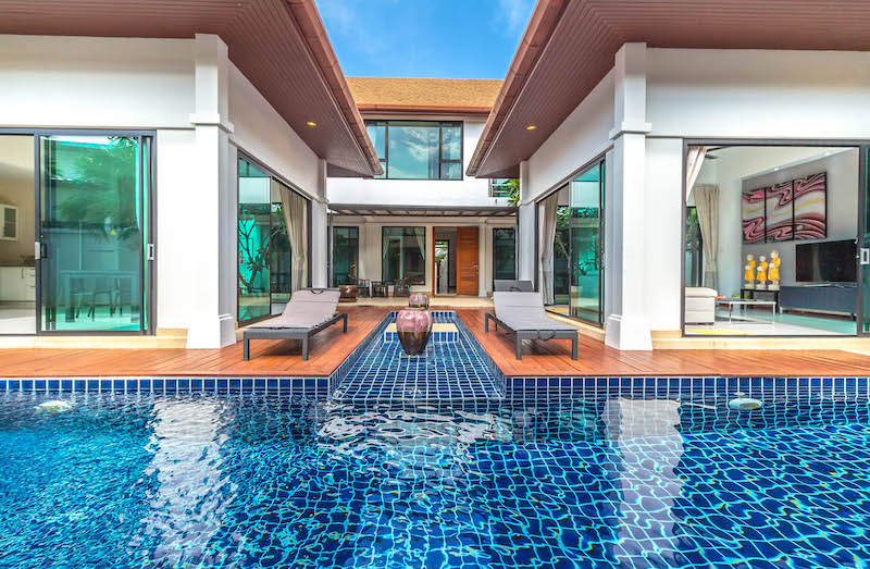 拉威海滩附近出售的现代三卧室泳池别墅照片