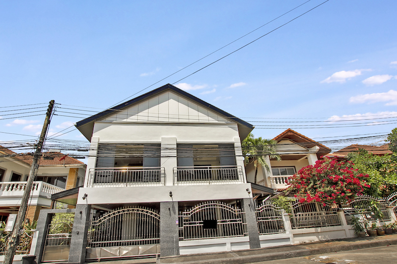 Photo Modern 4 Bedroom house for sale in Patong, Phuket