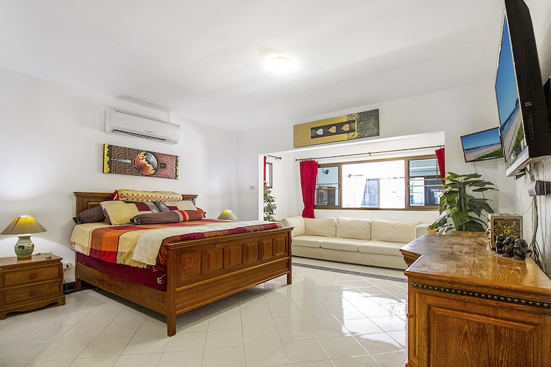 Фото Современный дом с 4 спальнями на продажу на Патонге, Пхукет