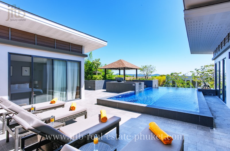 Photo Modern 4 Bedroom Seaview Pool Villa for Rent in Rawai