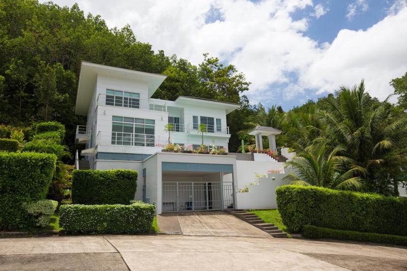 Photo Superbe villa familiale à vendre à Kathu, Phuket, Thailande