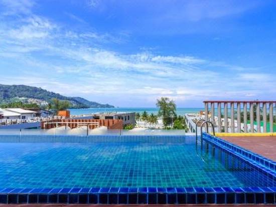 Photo Modern 59 Room Pool Hotel for Lease at 100 meters from Patong Beach