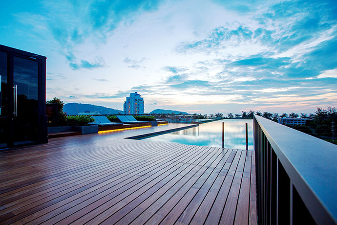 Photo Modern Apartment for Sale at the Deck Residence in Patong