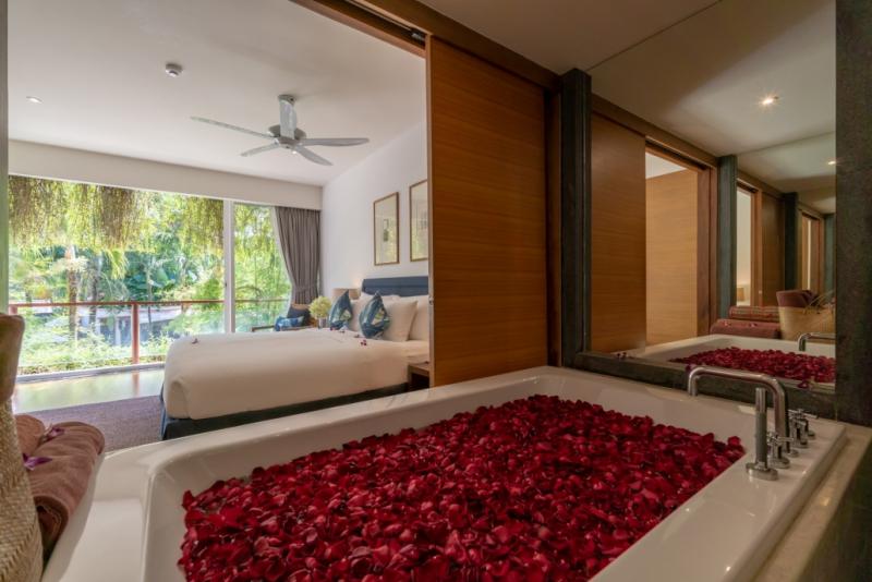 Фото Современная роскошная 2-комнатная квартира на продажу в Сурине, Пхукет, Таиланд