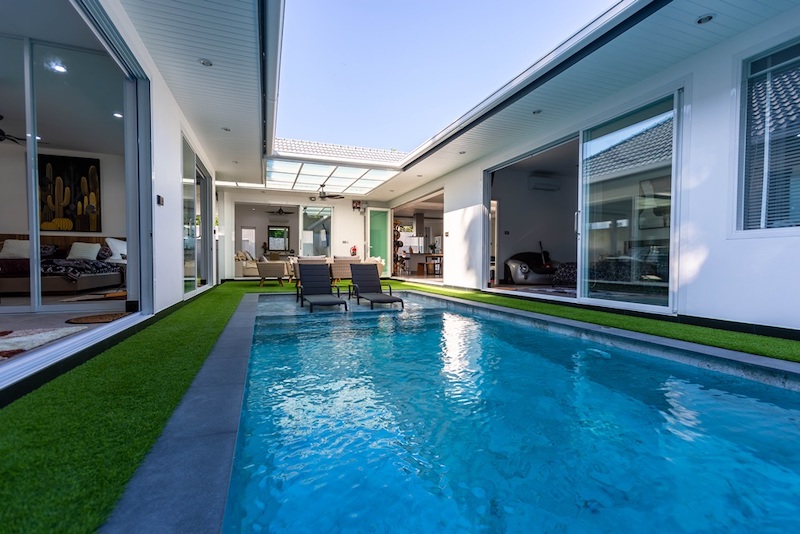 Photo Modern pool villa 4 bedrooms for sale in Rawai Phuket 