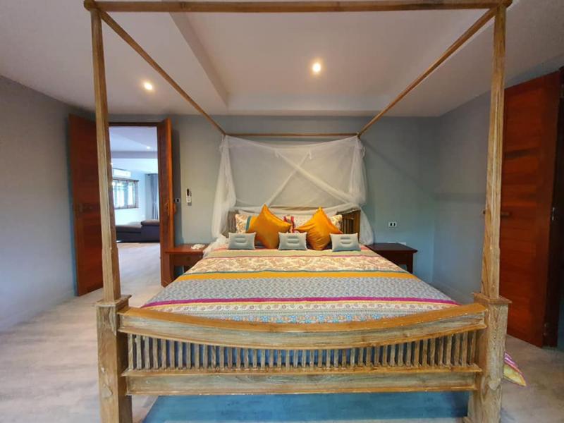 Фото Новая вилла с 4 спальнями и бассейном на продажу на Раваи, Пхукет