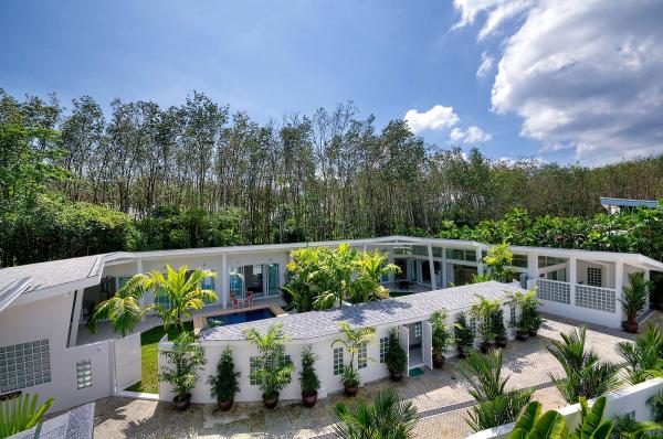 Photo 5 villas de luxe à vendre à Paklok, Phuket, Thailande