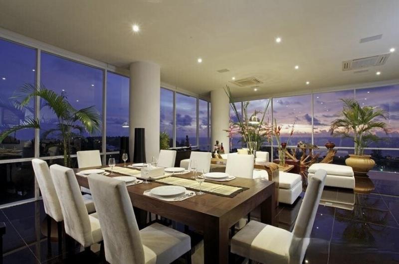 Photo Penthouse de 4 chambres avec vue mer à vendre à Karon, Phuket 