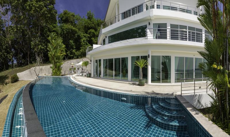 Photo Panoramic Sea View 3 bedrooms pool villa for Sale in Ao Po
