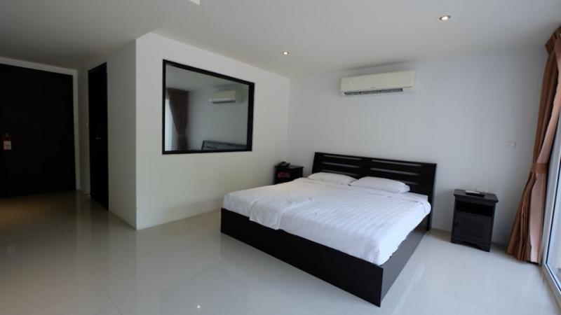 Photo Patong Beach полностью меблированная однокомнатная квартира на продажу по отличной цене
