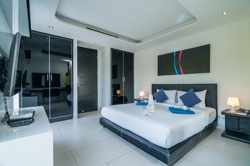 Photo Appartement de standing avec vue mer, situé dans la résidence Absolute Twin Sands Resort & Spa (Patong)