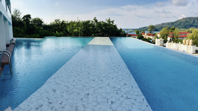 Photo Penthouse unique de 2 chambres avec vue imprenable sur la mer avec piscine privée à vendre à Kamala, Phuket.