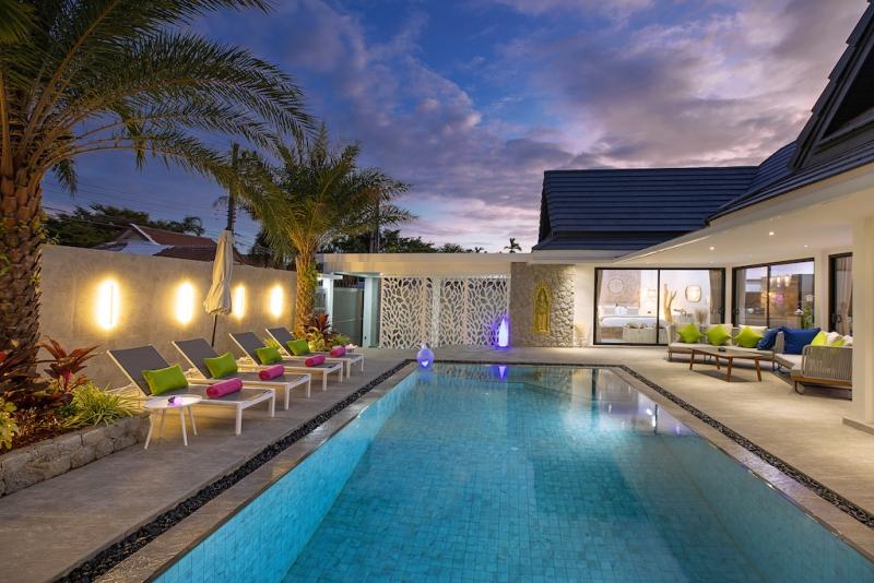 Photo Perfect 3 bedroom pool villa modern style for sale in Rawai.