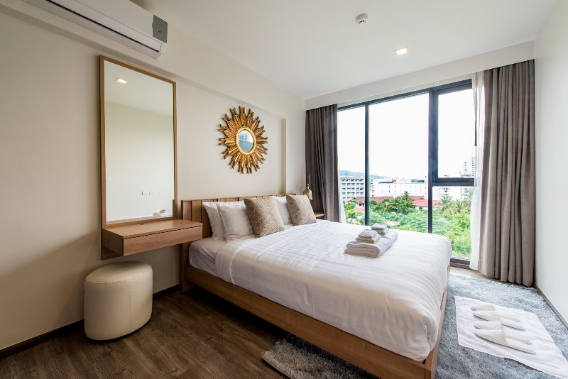 Photo Phuket 2 bedroom apartment for sale at The Deck Patong Beach
