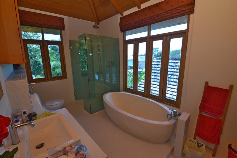 Photo Phuket 3 bedroom pool villa to sell or rent in Chalong