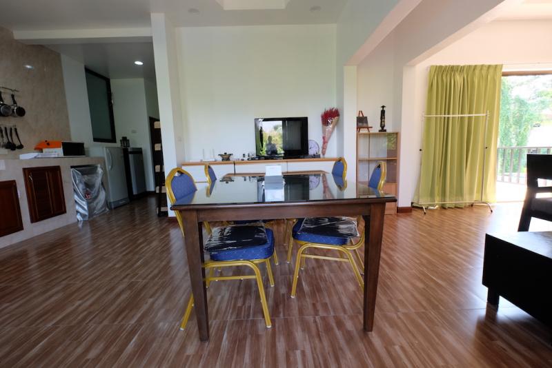 照片普吉岛现代 3 卧室房屋出租在奈汉