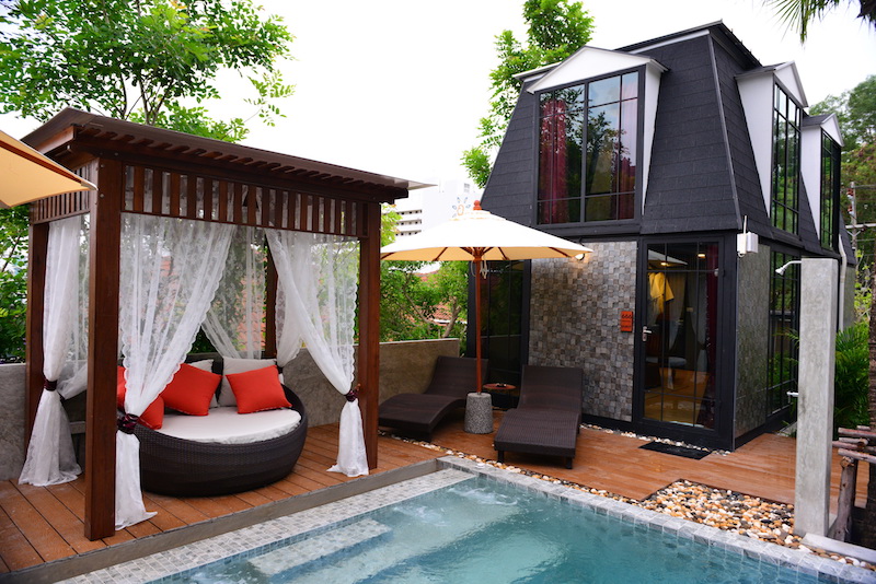 Photo Phuket Duplex 1 Bedroom Pool Access for Rent in Patong Beach