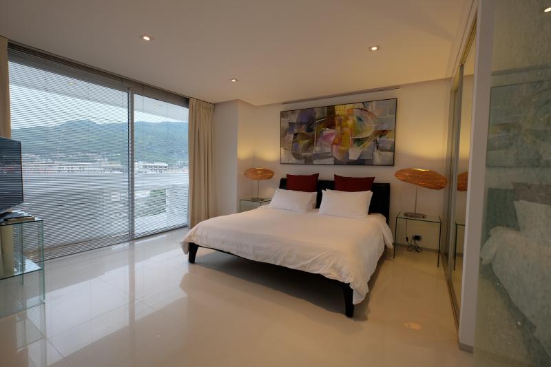 Photo Exclusive Patong Full Sea View Apartment For Sale in Phuket