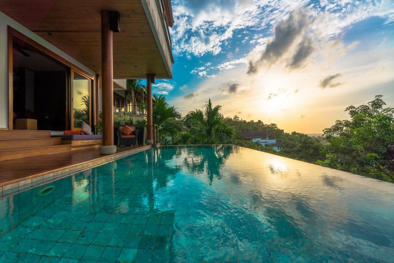 Photo Phuket Exclusive Sea View villa for sale on Surin's hills . ขายวิลล่าสุดหรูวิวทะเลบนเนินเขาสุรินทร์