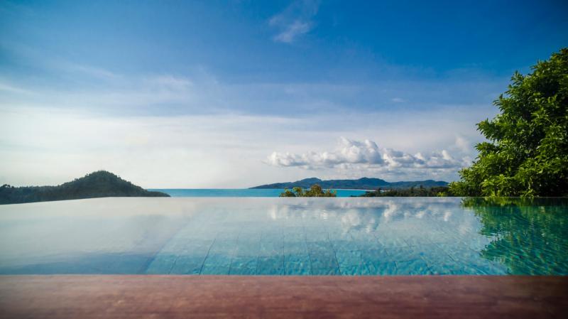 Photo Phuket Exclusive Sea View villa for sale on Surin's hills