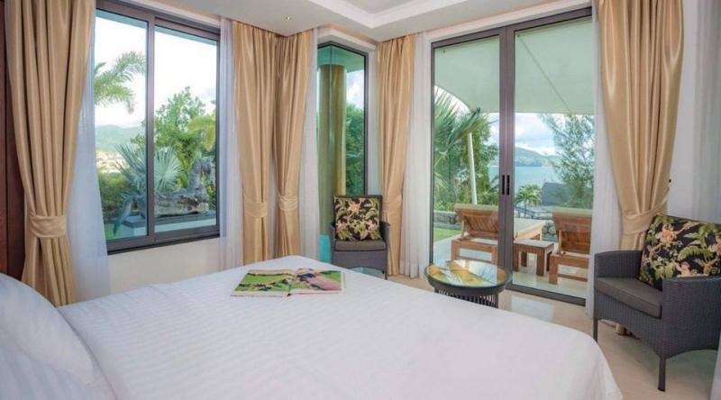 Photo Villa exclusive à vendre à Phuket avec un design contemporain et une vue panoramique sur la mer 