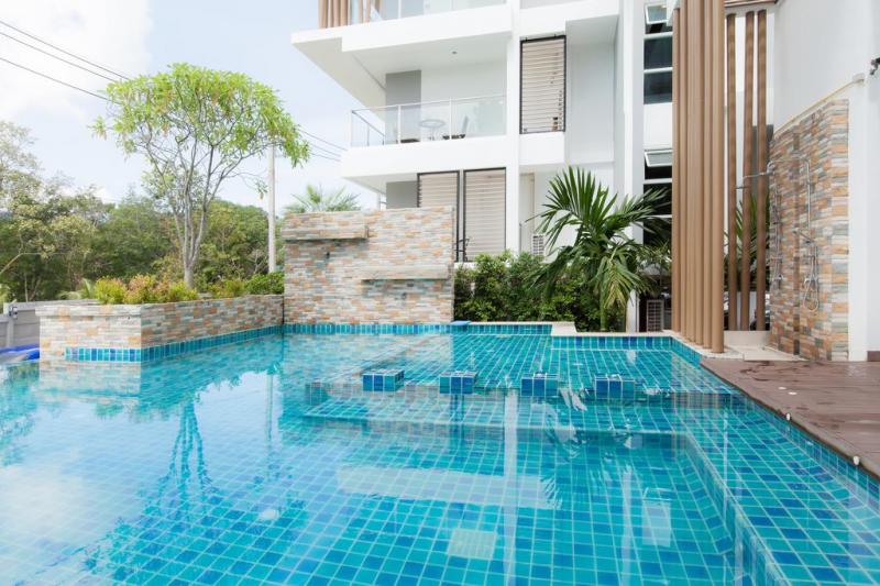 Photo Phuket ขายอพาร์ทเม้นท์ 2 ห้องนอนพร้อมเฟอร์นิเจอร์ใน Plus Condo 2 ในกะทู้