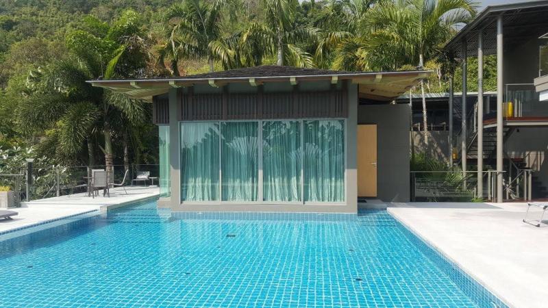 Photo Phuket High-end Luxury Sea View Villa in Layan with 5 bedroom