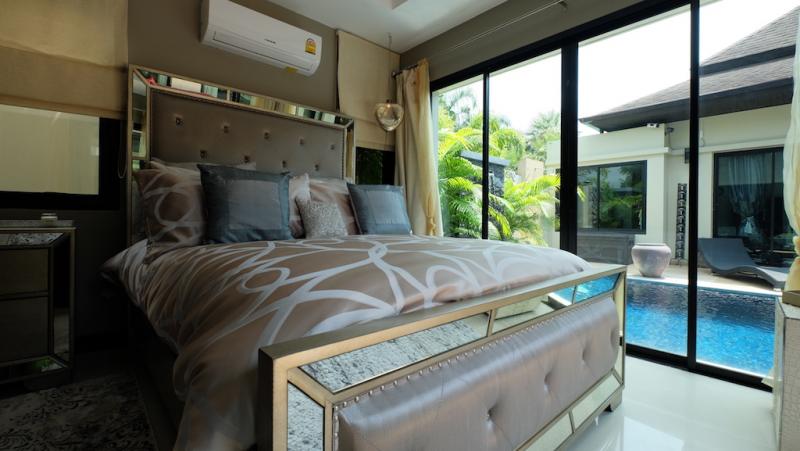 Photo Phuket Luxury 3 bedroom pool villa for sale in Layan