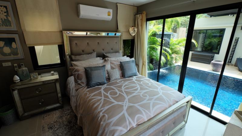 Фото Пхукет Роскошная вилла с 3 спальнями и бассейном на продажу в Лаяне