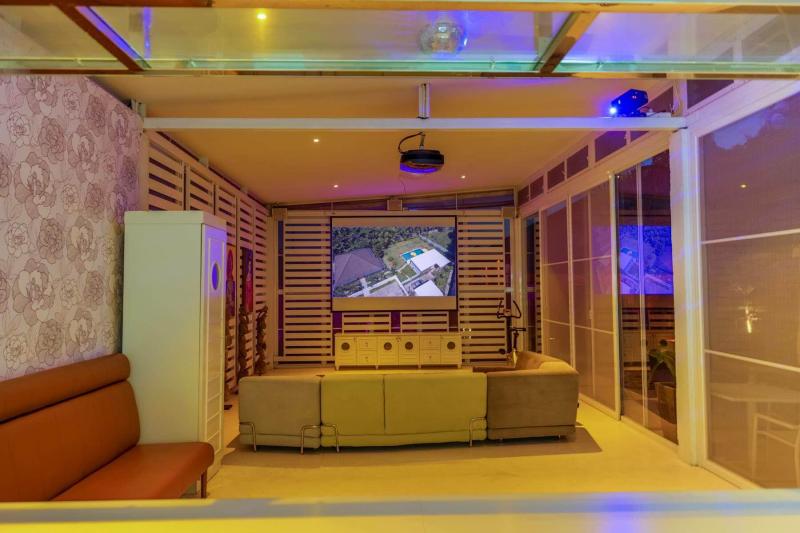 Фото Пхукет роскошная вилла с 4 спальнями и бассейном в Паклоке в аренду или на продажу
