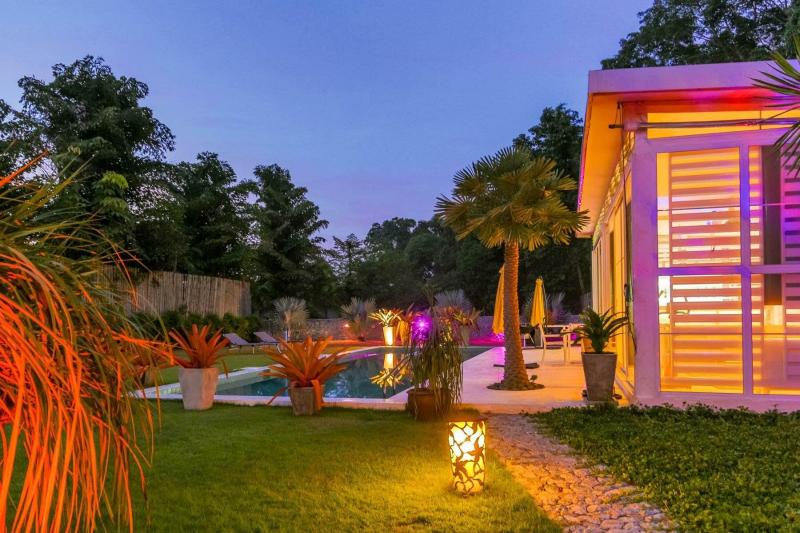 Photo Villa de luxe avec piscine de 4 chambres à Phuket à Paklok à louer ou à vendre